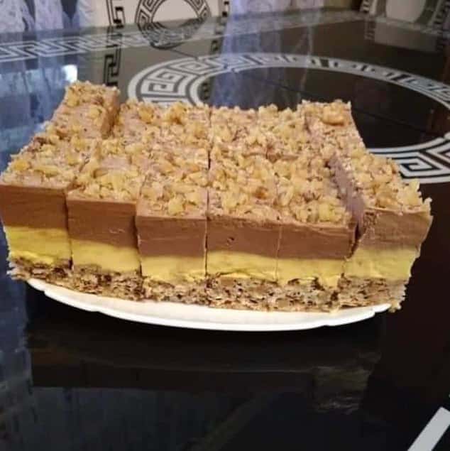 Пляцок “Монте” від української господині – це чудовий, горіховий шедевр з надзвичайно смачним кремом, що тане у роті