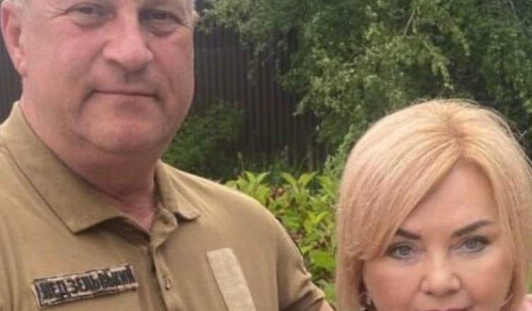 Оксана Білозір уперше розкрила причину розлучення після 33 років шлюбу: “Це була одна секунда”