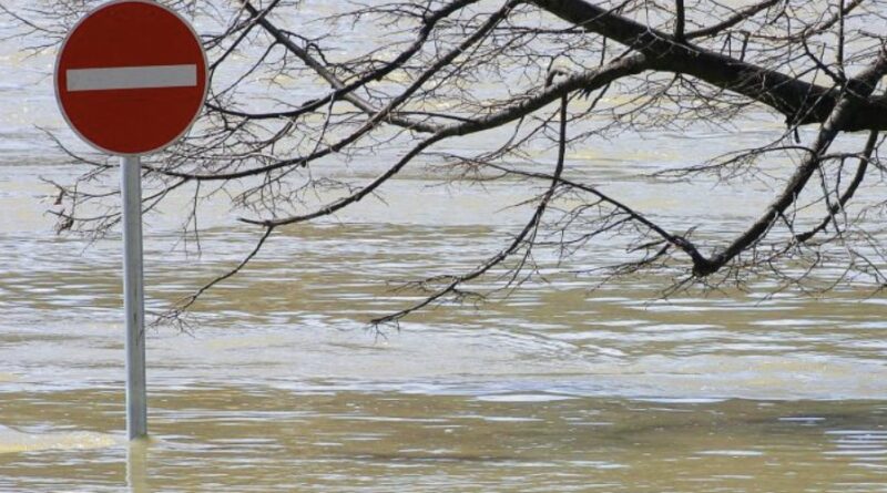Висока вода наближається: Київ та низку регіонів попередили про загрозу потопів