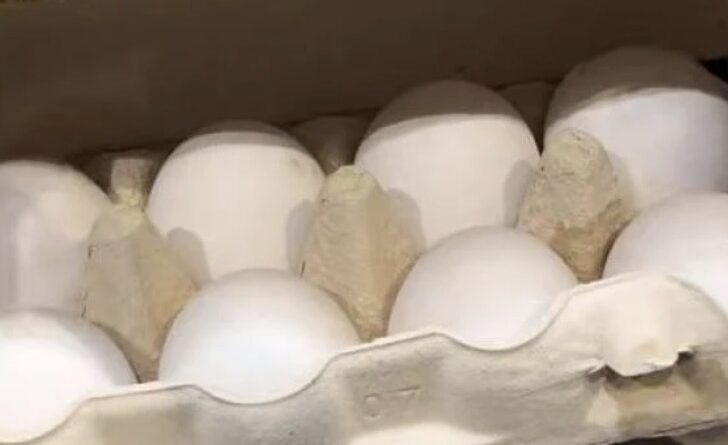 Чому варто купувати дрібні яйця, а не великі: справжня причина здивує багатьох