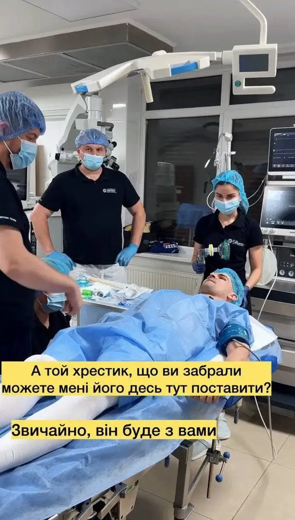 Відомий український блогер у сльозах повідомив про операцію та показався з імплантом у шиї.   Ніколас Карма зважився на серйозний крок після трьох років болю.
