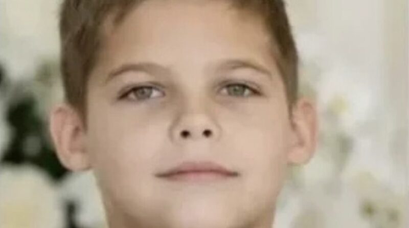 “Я не хочу війни, я хочу миру”: від удару загинув восьмирічний Богдан в Черкасах.  Російська армія продовжує знищувати , залишаючи батьків у горі та забираючи майбутнє. Трагедія сталася 14 квітня у Черкасах, де внаслідок атаки російських безпілотників типу «Шахед» загинув восьмирічний хлопчик Богдан Сергеєв.