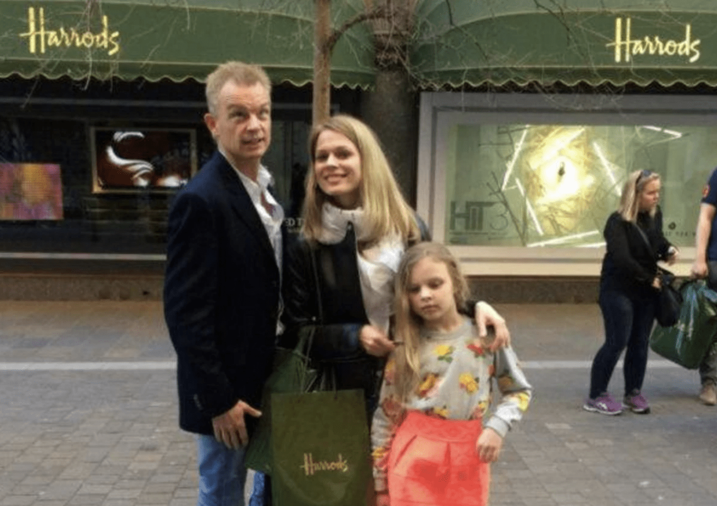 Не повірите, хто перший чоловік Олі Фреймут: чому її стосунки з іноземцем закінчилися так швидко.  Історія кохання з британцем Нілом Мітчеллом, від якого зірка народила доньку Злату.